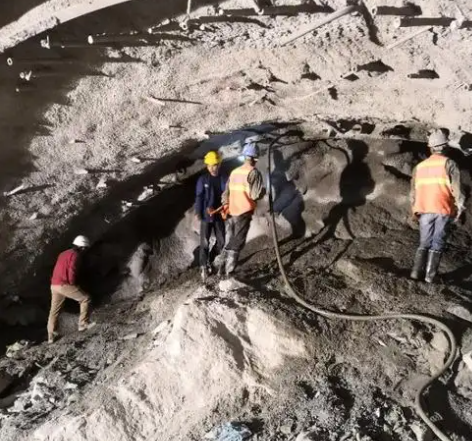 西吉拱顶带模注浆料的施工流程及注意事项
